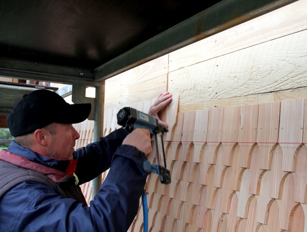 Montage Holzschindeln